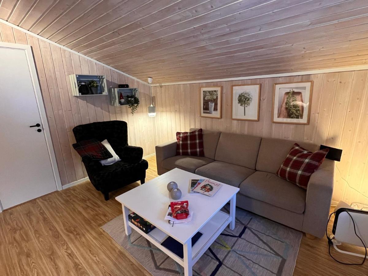 Vennebo - Koselig Liten Hytte Med Alle Fasiliteter Al Kültér fotó