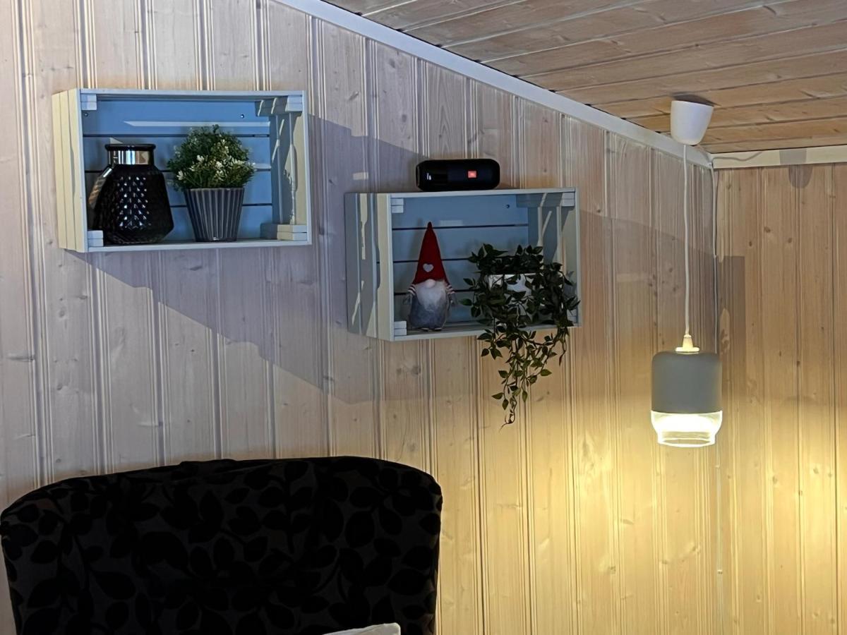 Vennebo - Koselig Liten Hytte Med Alle Fasiliteter Al Kültér fotó
